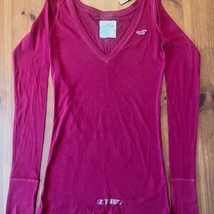 Hollister Women's V-Neck Long Sleeve Tee - burgundy color